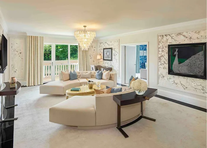 Boutique hotel only: Fairmont Windsor Park