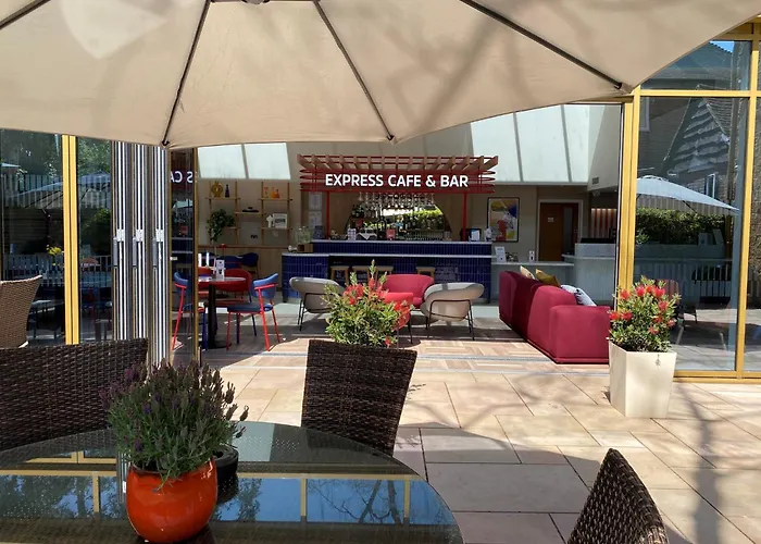 Holiday Inn Express Windsor By Ihg